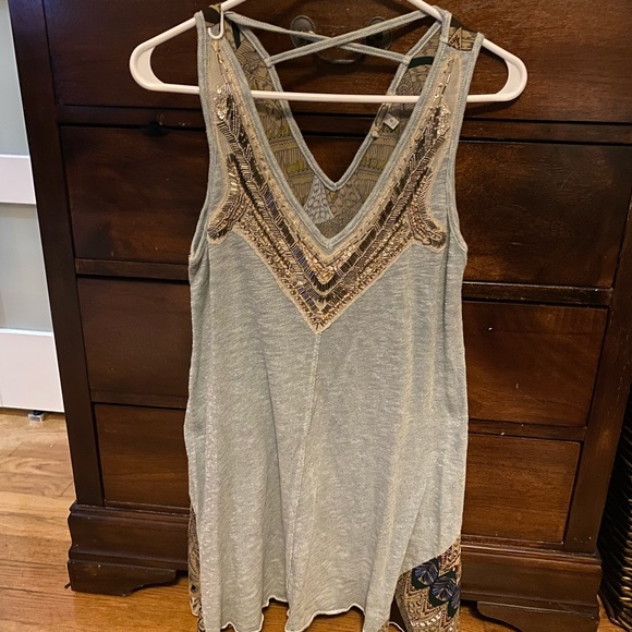 Gorgeous Gimmicks top! - Picture 1 of 5